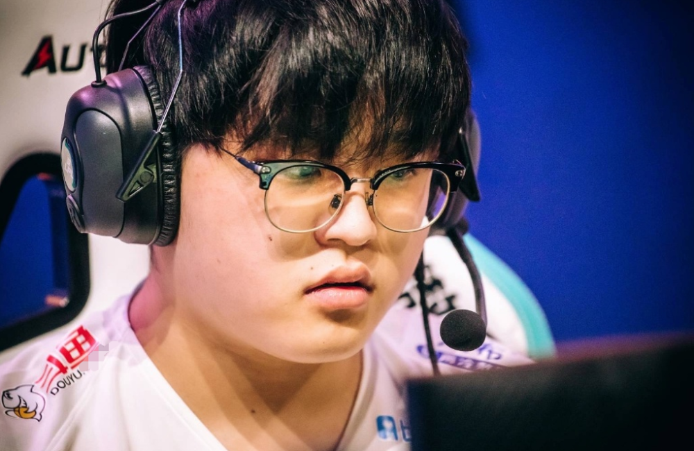  浓眉哥新星赛事规则更新表现惊艳，IG未来可期！